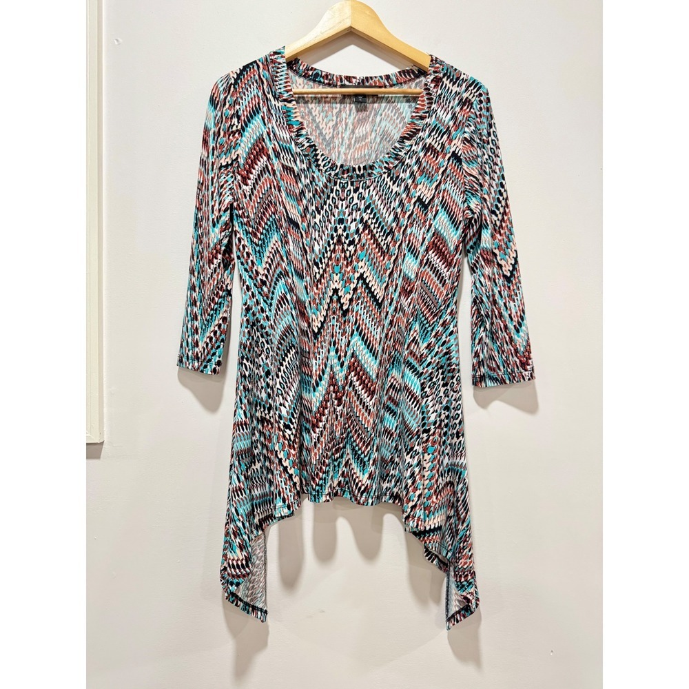 Karen Kane Sharkbite Tunic Top Large Multi Color Chevron 3/4 Sleeve Scoop Neck